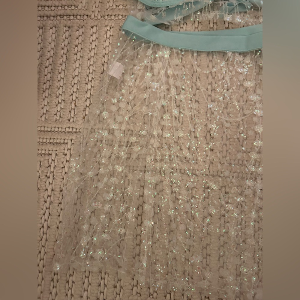 Lucy in the Sky Women’s S Blue White Festival Inspired Sequined Bra & Skirt Set - Picture 5 of 13